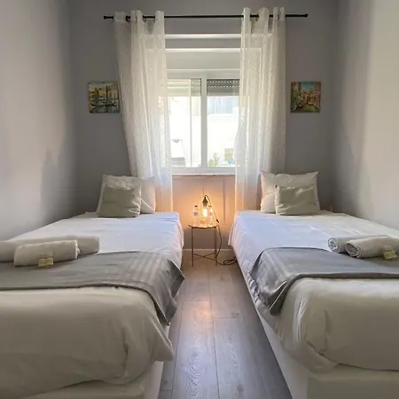 Piedade With Terrace Almada