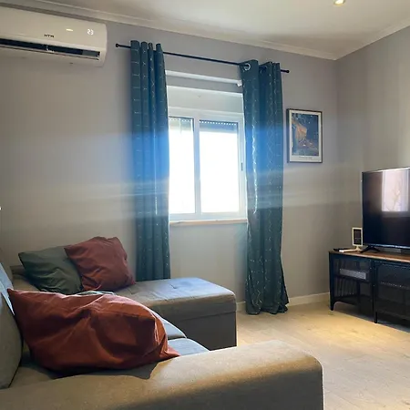 Piedade With Terrace Almada