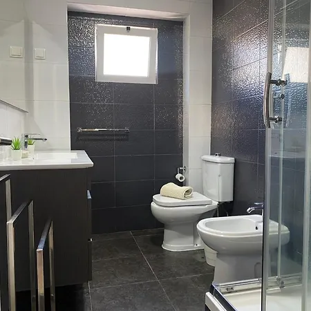 Piedade With Terrace Almada